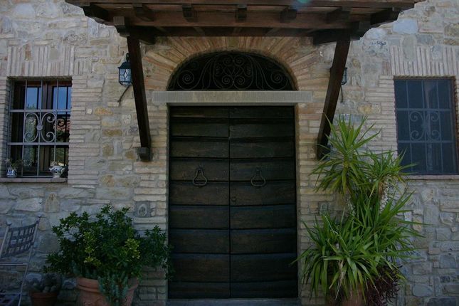 Farmhouse for sale in Montone, Perugia, Umbria, Italy