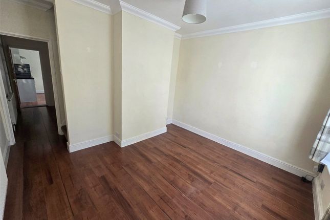 7, Washington Road, Hampshire photo 3