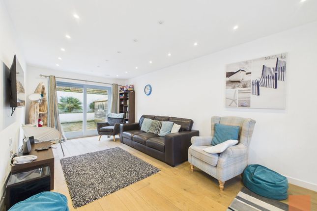 Springtide, Beach Road, Truro photo 2