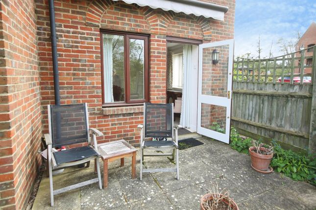 Flat 9, Old Silk Mill, Silk Lane, Twyford photo 4