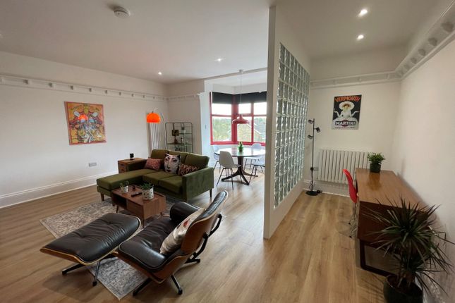Flat 3, Laurel Bank,, Main Street, Leeds photo 2