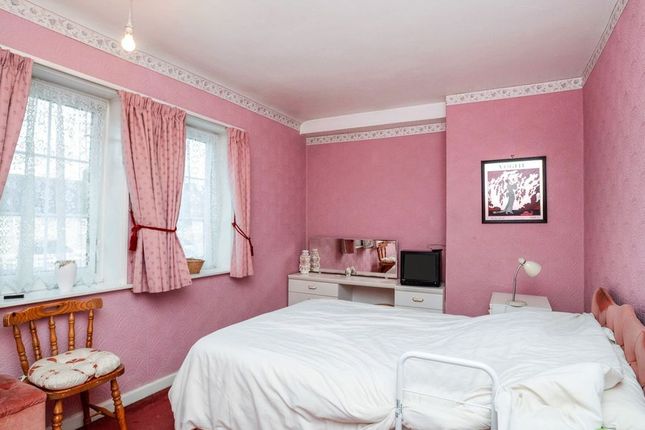 Terraced house to rent in Waters Road, London