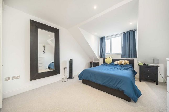 35 Oakbark House, High Street, Brentford photo 4