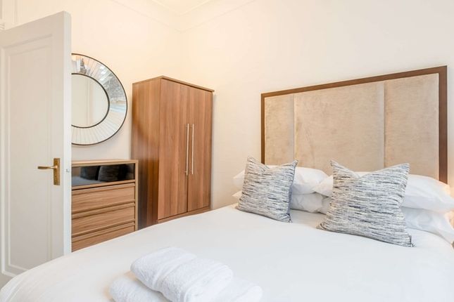 Thumbnail Flat to rent in Park Road, London