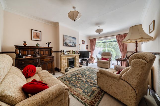 10, Willow Grove, Cirencester photo 4