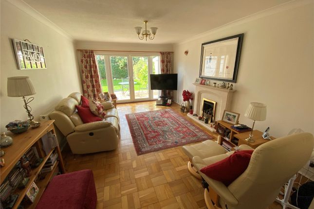 29, Cedar Avenue, Bournemouth photo 2