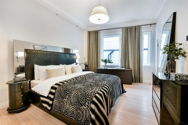 Knightsbridge Luxury  Flat 30, Wellington Court (8).Jpg