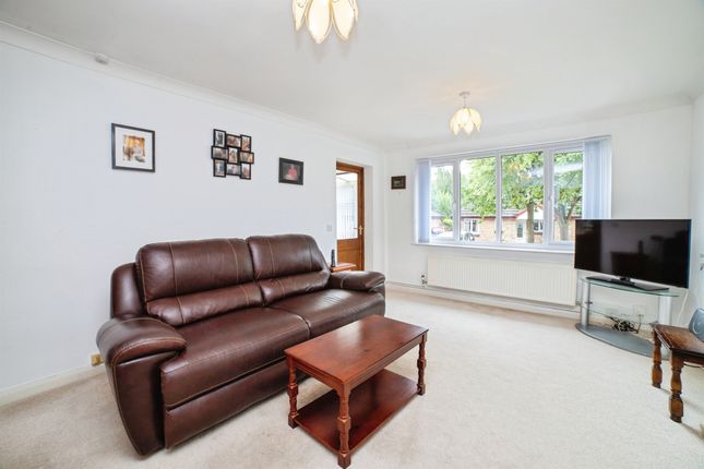 14, Thorpelands Drive, Derby photo 2