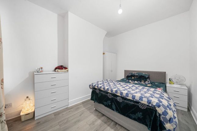 82, Aspen Grove, United Kingdom photo 2