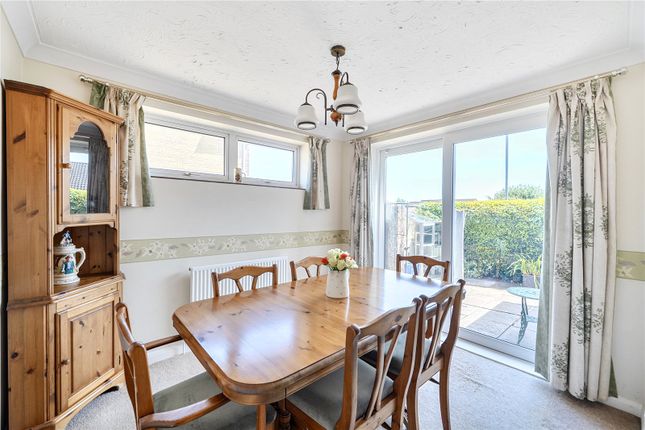 9, Henning Way, Sherborne photo 4