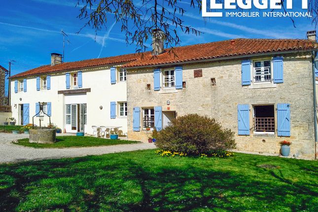 Thumbnail Villa for sale in La Tâche, Charente, Nouvelle-Aquitaine