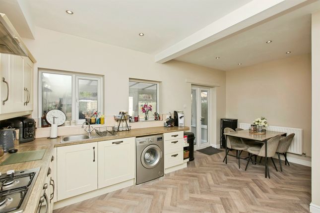 4, Mackenzie Street, Derby photo 2