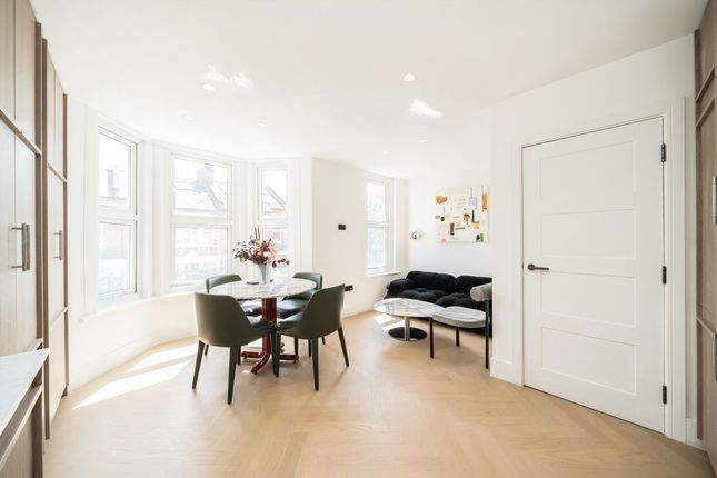 Flat B, 68, Gosberton Road, London photo 4