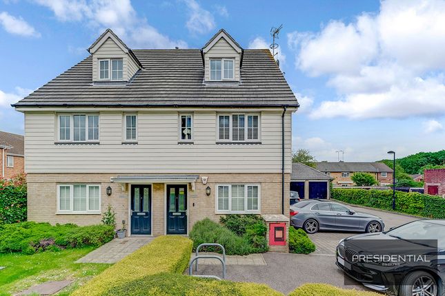 Thumbnail Flat for sale in Sunnymede, Chigwell