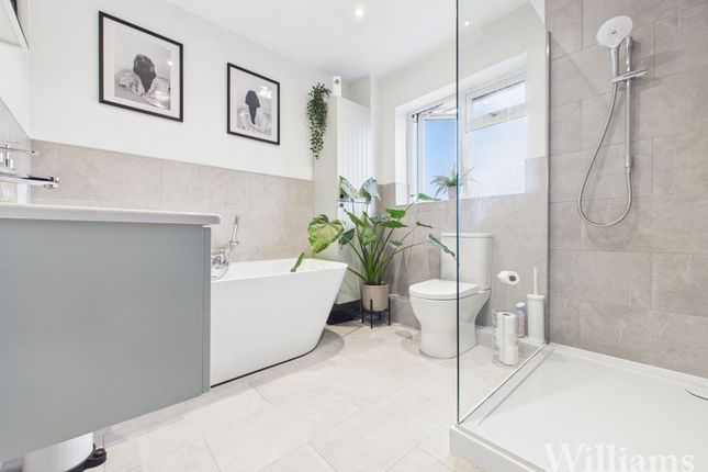 33 Rake Way, Aylesbury photo 4