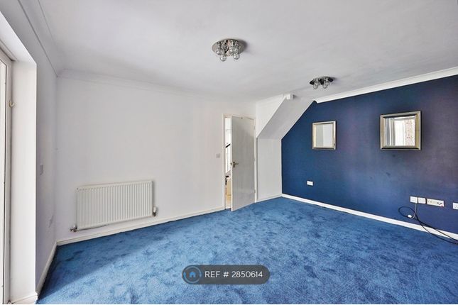Guernsey Way, Kennington Kennington, Kent photo 3