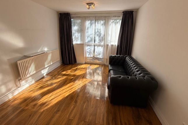 5 Tickford H, Casey Close, St Johns Wood photo 4