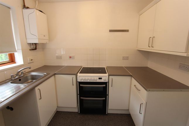 27, Heol Ysgubor, Caerphilly photo 4