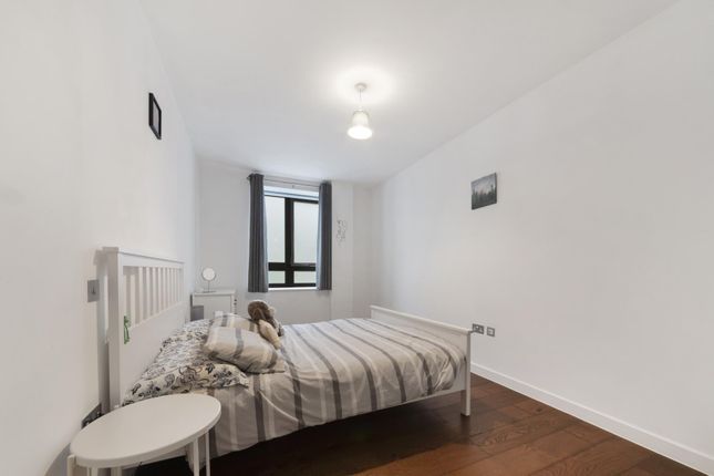 Flat for sale in Loren Apartments, 51 Blair Street, London