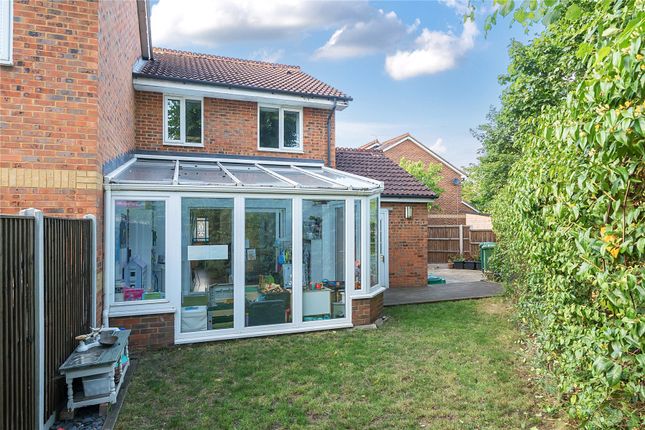 19, Sherbourne Gardens, Surrey photo 4