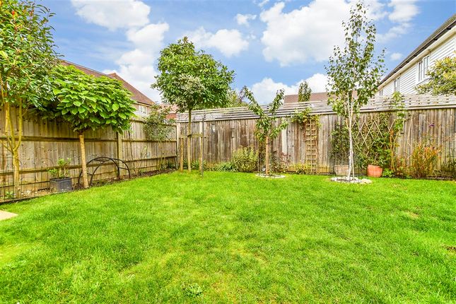 Blossom Way, Marden photo 3