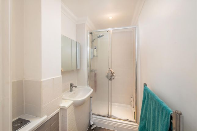 Flat for sale in Carlton Road, Reigate