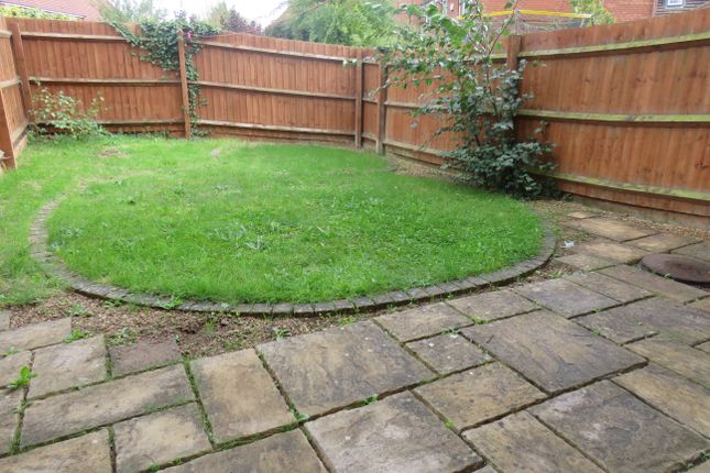 57a, WARWICK photo 5