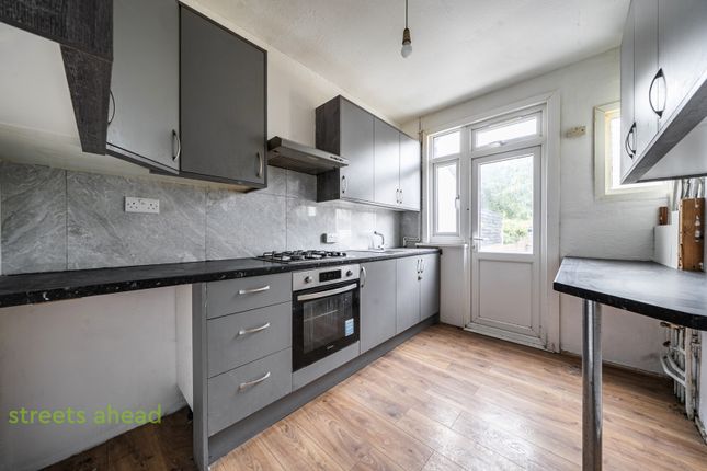 19, Redford Avenue, Thornton Heath photo 3