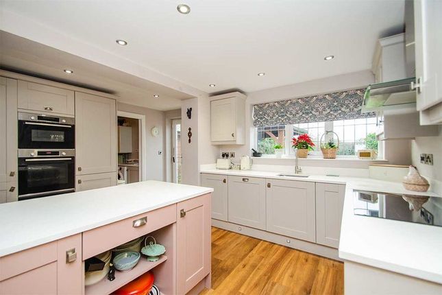 5, Upfields, Burntwood photo 3