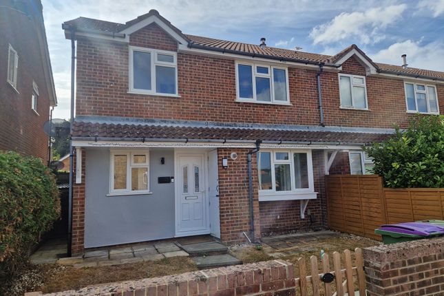 2-bed house on Brambledown, Folkestone, £900/mo