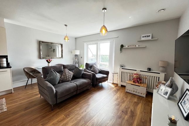 Flat 25, Wild Rose House, Romford photo 2