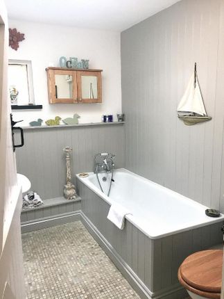 Ensuite Y Cwm.Jpg