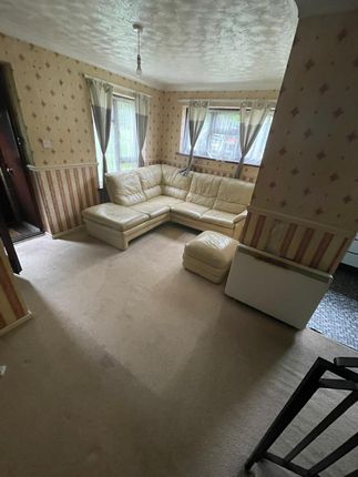 36, Osbourne Close, West Midlands, England photo 5