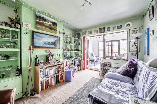 69, Elmes Drive, Southampton photo 4