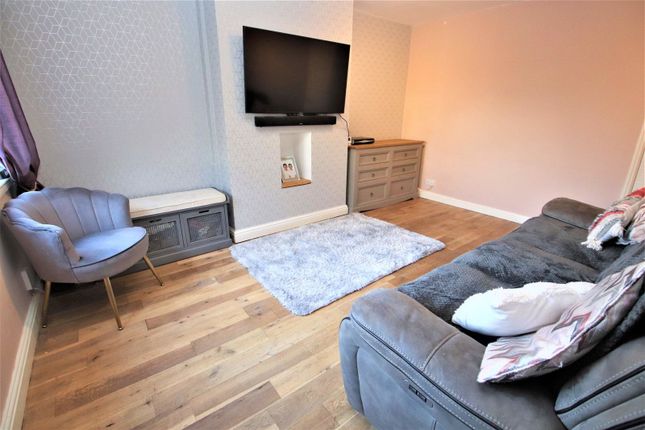 23, Hardman Close, Manchester photo 4