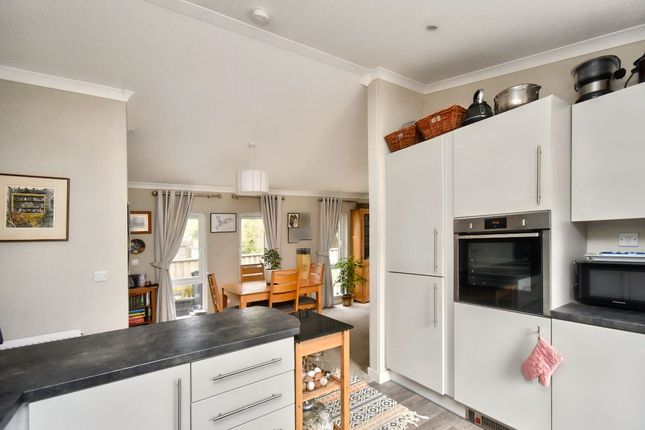 14, Oaklands Residential Park, Okehampton photo 4