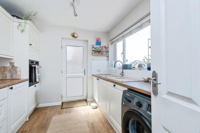 12, Austin Road, Banbury photo 4