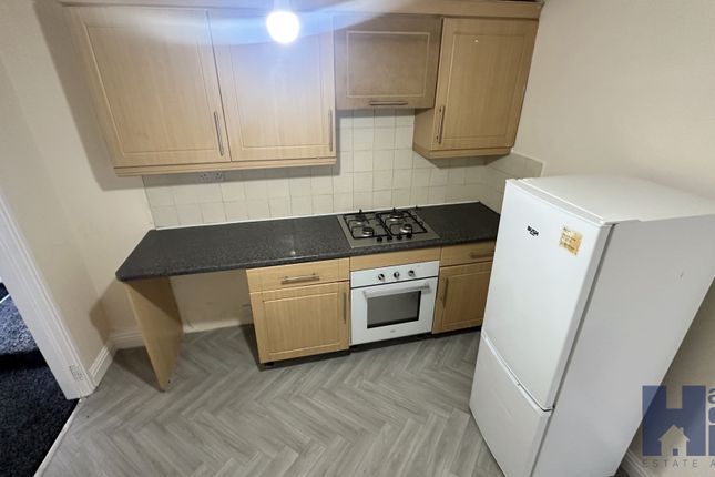 8a, Bellhouse Road, Sheffield photo 5