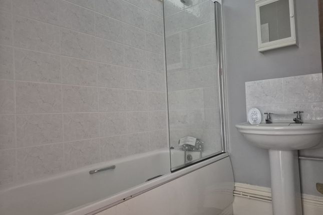 42 Athelstan Road, Margate photo 3