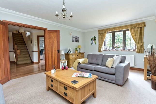 6, Peregrine Way, Telford photo 4