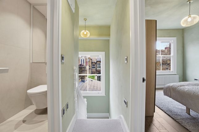 64C Glengall Road, London photo 4