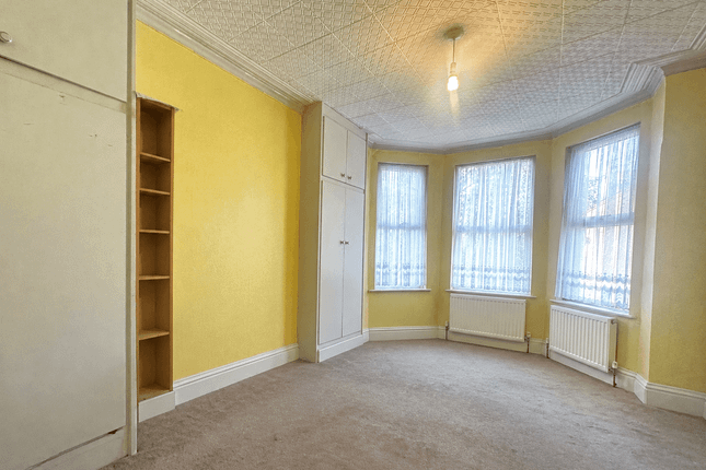 9 Geary Road, LONDON photo 2