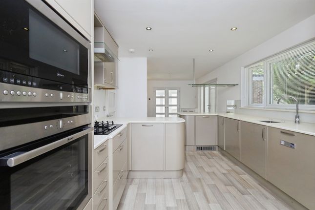 3, Dukes Drive, Eastbourne photo 3