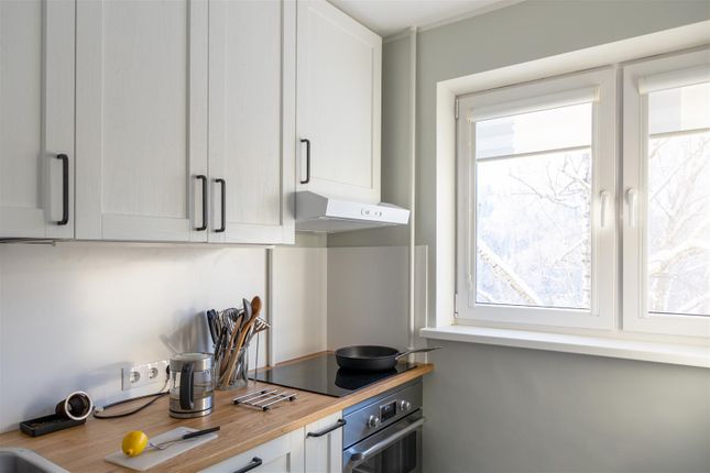 Modern-Kitchen-Interior-2024-10-21-02-06-11-Utc.Jp
