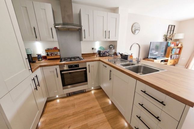82 Tedder Gardens, Melksham photo 2