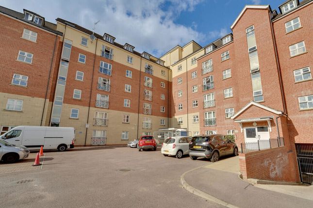 2-bed flat on Flat 103 Wheelwright House, Palgrave Road, Bedford, £135,000
