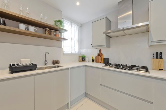 Flat to rent in Taunton Place, London