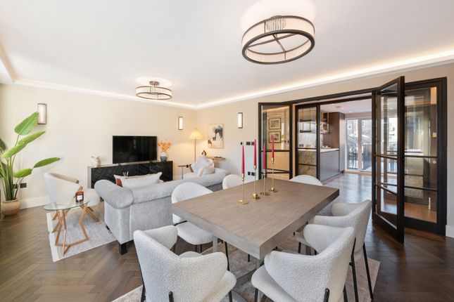 Thumbnail Flat for sale in Montagu Street, London