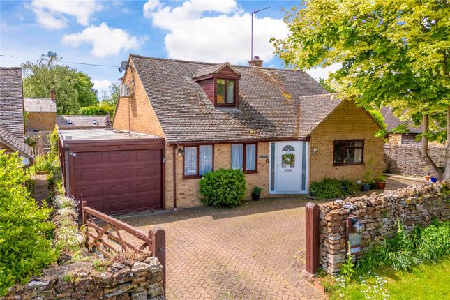 Thumbnail Bungalow for sale in The Bourne, Hook Norton, Oxfordshire