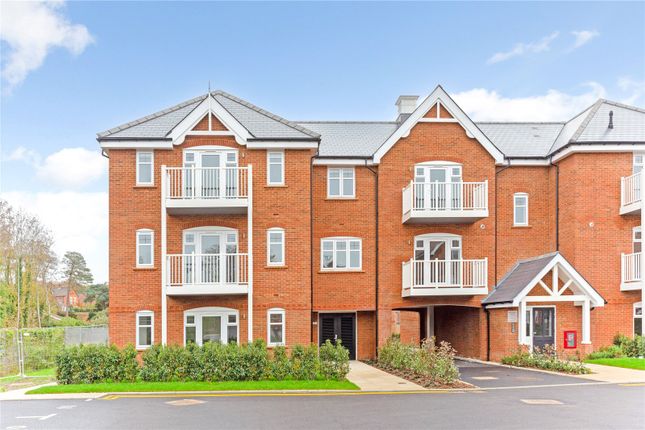 Thumbnail Flat for sale in Cavendish Meads, Ascot